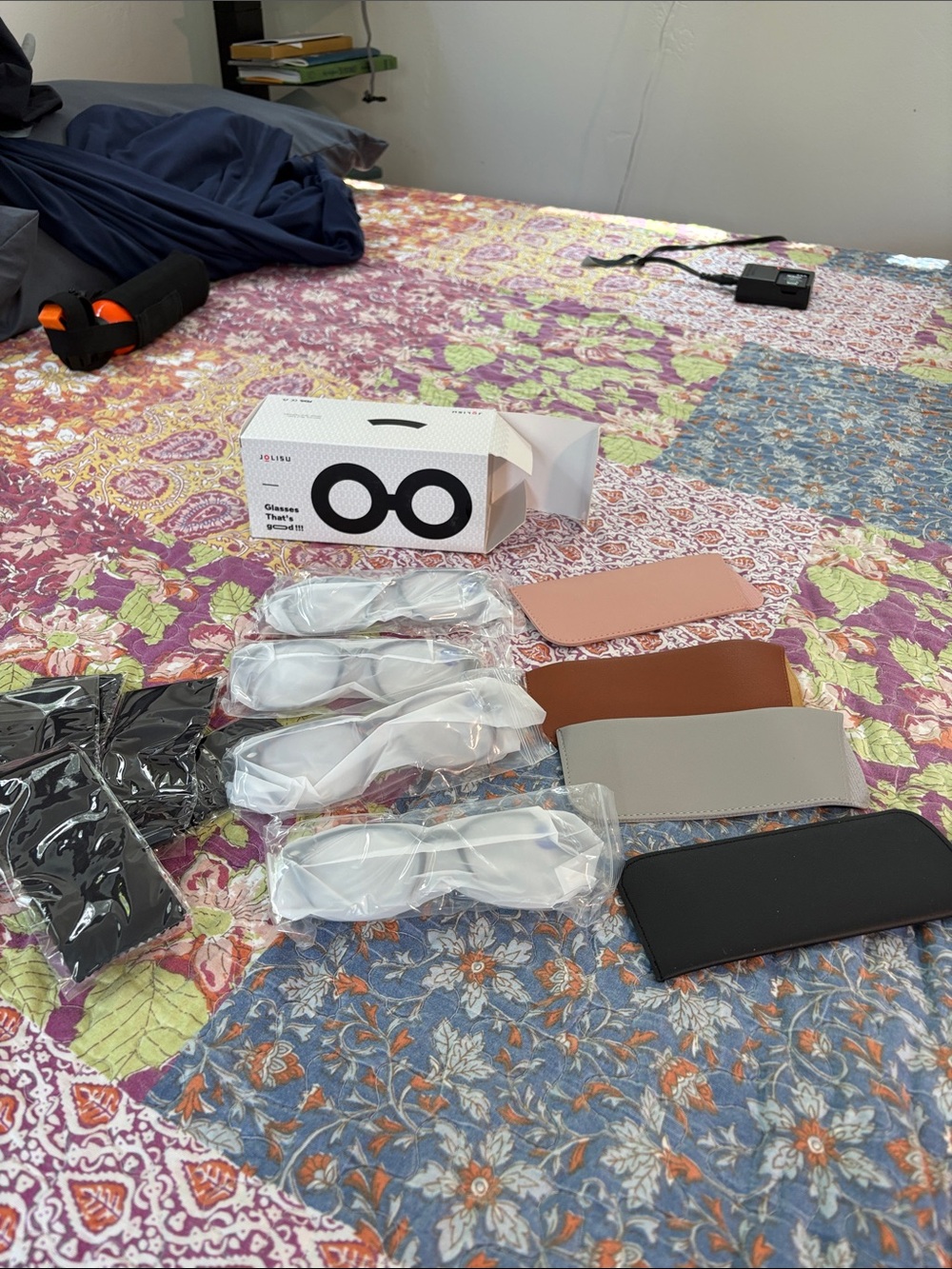 BRAND NEW 4 Reading Glasses +1.5 with anti light and cases